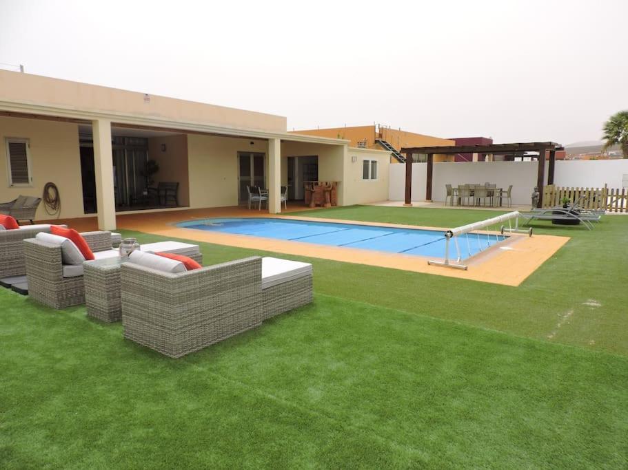Villa Ventura - Piscina Climatizada & Aire Acondicionado Caleta De Fuste Exteriör bild